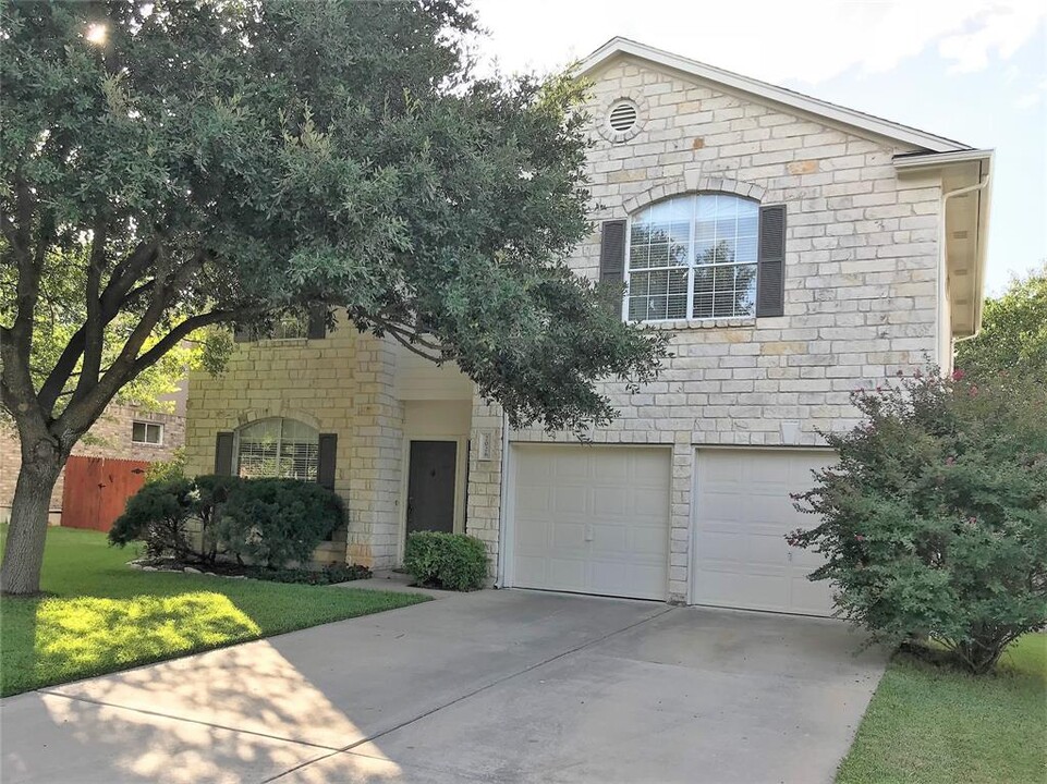 7026 Evans Dr in Round Rock, TX - Building Photo