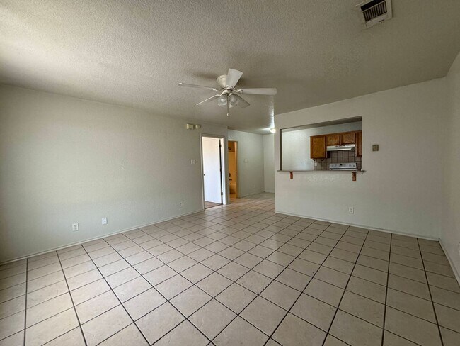 411 E Central Texas Expy-Unit -#02 in Killeen, TX - Building Photo - Building Photo