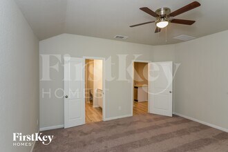 14006 Feed Park in San Antonio, TX - Foto de edificio - Building Photo