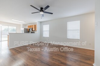 306 Quail Hollow Dr in Hutto, TX - Foto de edificio - Building Photo