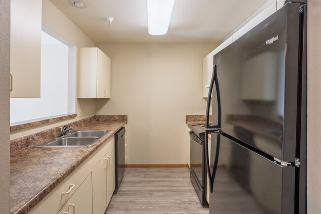 Applegate II in Dubuque, IA - Building Photo - Interior Photo