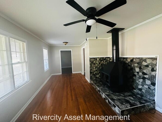property at 2035 Gayle Ave