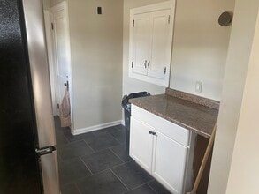 5256 Warren Ave in Cincinnati, OH - Foto de edificio - Building Photo