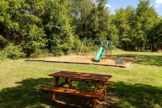 Cardinal's Crest Apartments in Lynchburg, VA - Building Photo - Building Photo