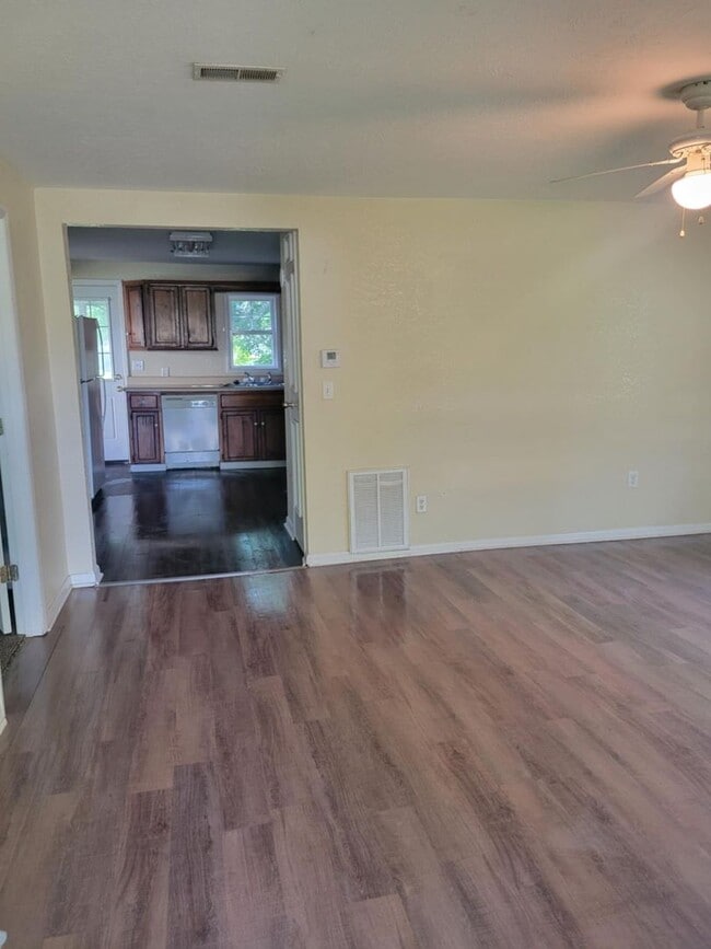 374 Taylor St in Lebanon, MO - Building Photo - Building Photo