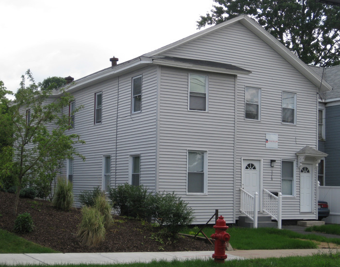 1310 E Fayette St, Unit Apt 1 in Syracuse, NY - Building Photo