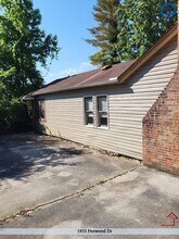 1933 Fenwood Dr in Knoxville, TN - Foto de edificio - Building Photo