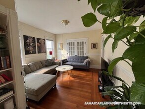 17 Woodlawn St in Boston, MA - Building Photo - Building Photo