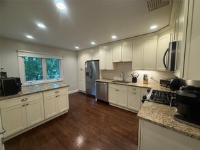 31 Nutgrove St in White Plains, NY - Building Photo - Building Photo