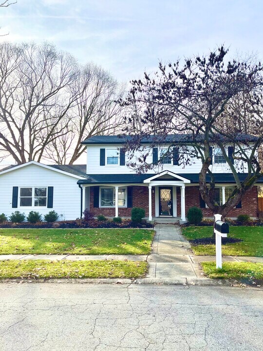 3803 Brunswick Dr in Carmel, IN - Foto de edificio