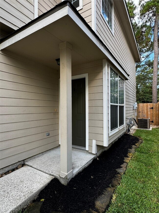 246 W Stedhill Loop in Conroe, TX - Building Photo - Building Photo