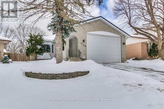 1049 Mahogany Crescent in London, ON - Building Photo - Building Photo