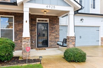 4925 Fourth Rail Ln in Cumming, GA - Building Photo - Building Photo