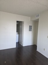 2512 Carroll St in North Las Vegas, NV - Foto de edificio - Building Photo