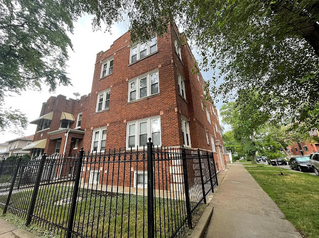 3820 W Schubert Ave in Chicago, IL - Building Photo