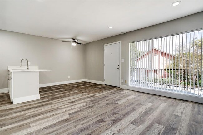 508 Branard St photo'