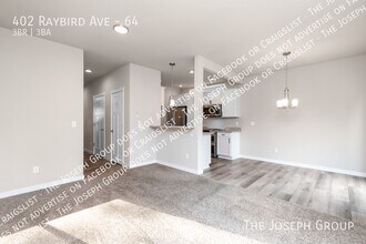 402 Raybird Ave in Granite Falls, WA - Foto de edificio - Building Photo