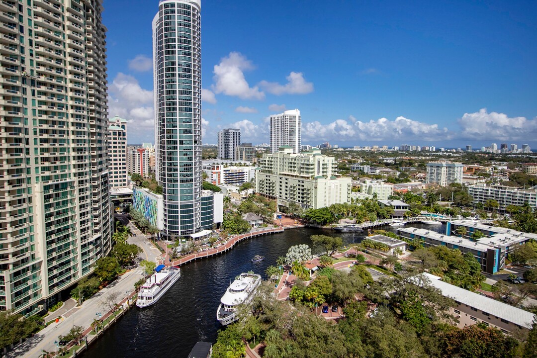 Vu New River in Fort Lauderdale, FL - Building Photo