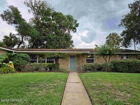 2 Fairway Rd in Jacksonville Beach, FL - Building Photo