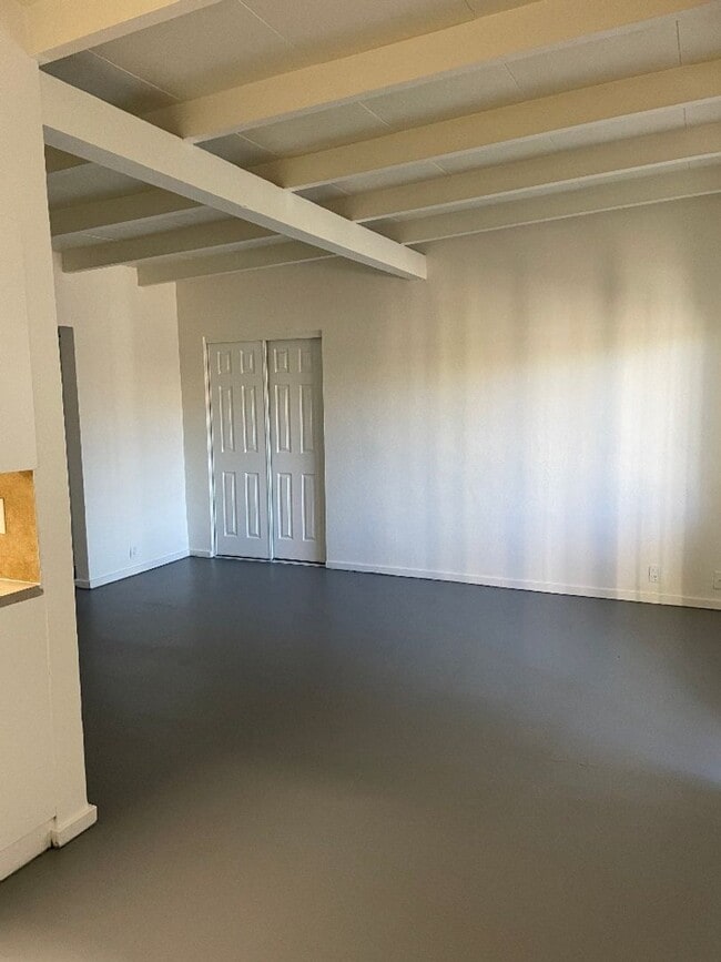 540 S Mountain View Dr in Palm Springs, CA - Building Photo - Building Photo