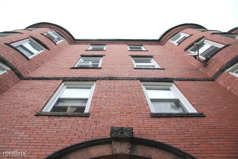 119 Harvard St-Unit -Apt 1 in Cambridge, MA - Building Photo