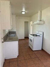 4044 Mennes Ave in Riverside, CA - Foto de edificio - Building Photo