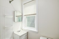 635 W Russell St photo'