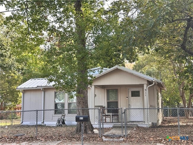 511 McKie St in San Marcos, TX - Building Photo - Building Photo