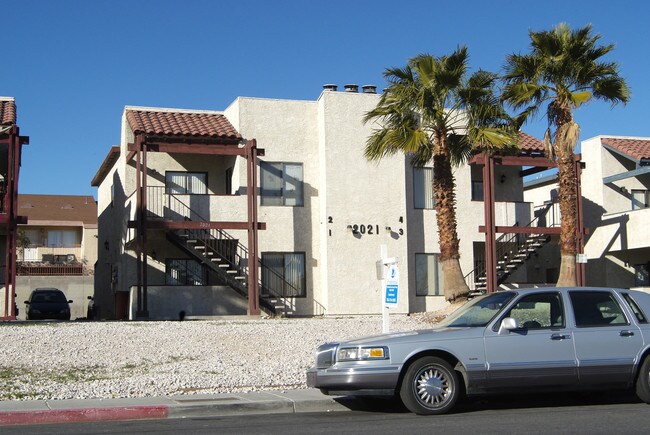 Charleston Heights in Las Vegas, NV - Building Photo - Building Photo