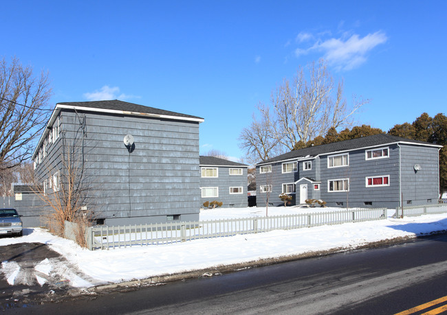 142-156 Ballantyne Rd in Syracuse, NY - Foto de edificio - Building Photo