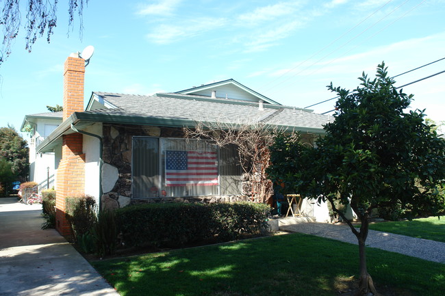 1445 Eden Ave in San Jose, CA - Foto de edificio - Building Photo