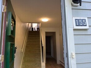 155 Peddlers Dr in Branford, CT - Building Photo - Building Photo