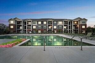 The Reserve at Wynn Place in Warner Robins, GA - Building Photo