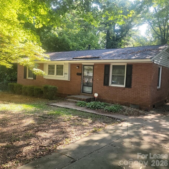 3301 Revolution Pk Dr in Charlotte, NC - Building Photo - Building Photo