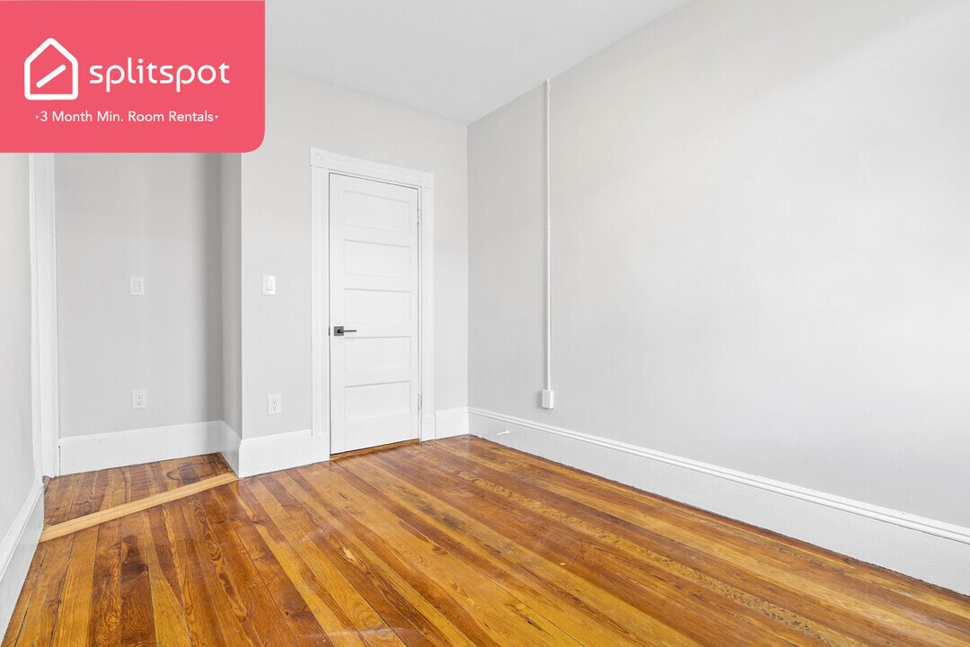 131 Cottage St, Unit Unit 2 in Boston, MA - Foto de edificio