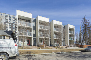 210 15 Av NE Apartments