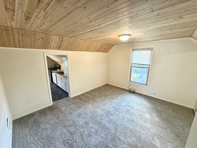 1100 Michigan Ave, Unit Upper in St. Joseph, MI - Building Photo - Building Photo