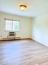 160 Devon Loop in Staten Island, NY - Building Photo - Building Photo