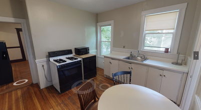 24 Dearborn Rd, Unit 4-bed 1-bath #1 in Somerville, MA - Foto de edificio - Building Photo