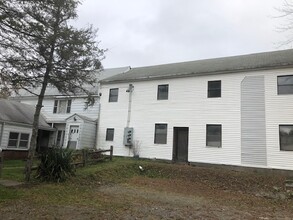 79 Traver Rd in Pleasant Valley, NY - Building Photo - Building Photo