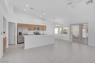 1111 Heaton Ave in Henderson, NV - Building Photo - Building Photo