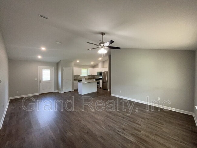 4010 Roxies Ln in Milton, FL - Building Photo - Building Photo