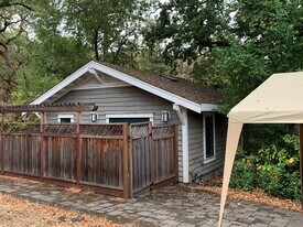 2321 Tice Valley Blvd, Unit Cottage in Walnut Creek, CA - Building Photo