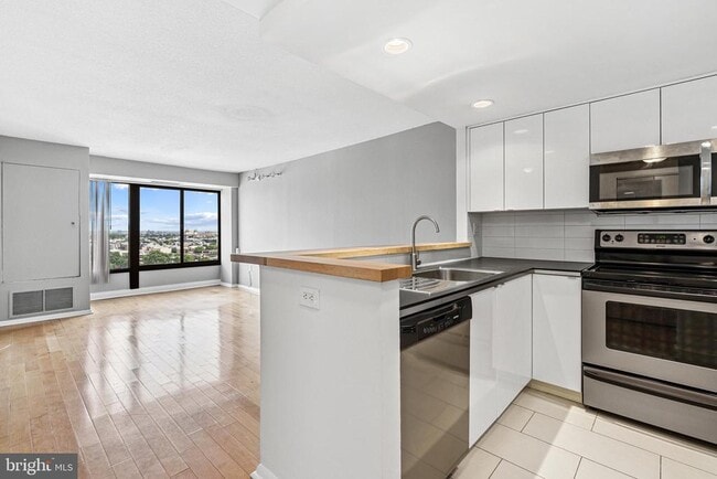 property at 2001 Hamilton St