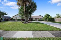 12092 Sugar Pine Trail in Wellington, FL - Foto de edificio - Building Photo