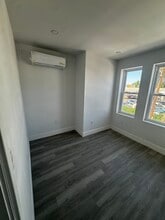 2512 S Dewey St, Unit 2 in Philadelphia, PA - Foto de edificio - Building Photo