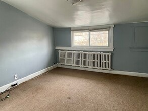 2700 Edgmont Ave, Unit C in Brookhaven, PA - Foto de edificio - Building Photo
