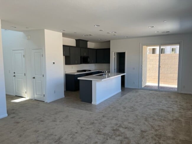 10440 Bagg Ave in Las Vegas, NV - Building Photo - Building Photo