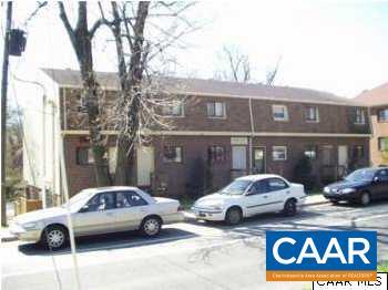 2104 Jefferson Park Ave in Charlottesville, VA - Foto de edificio