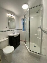 26 Hazelwood St, Unit 1 in Boston, MA - Foto de edificio - Building Photo